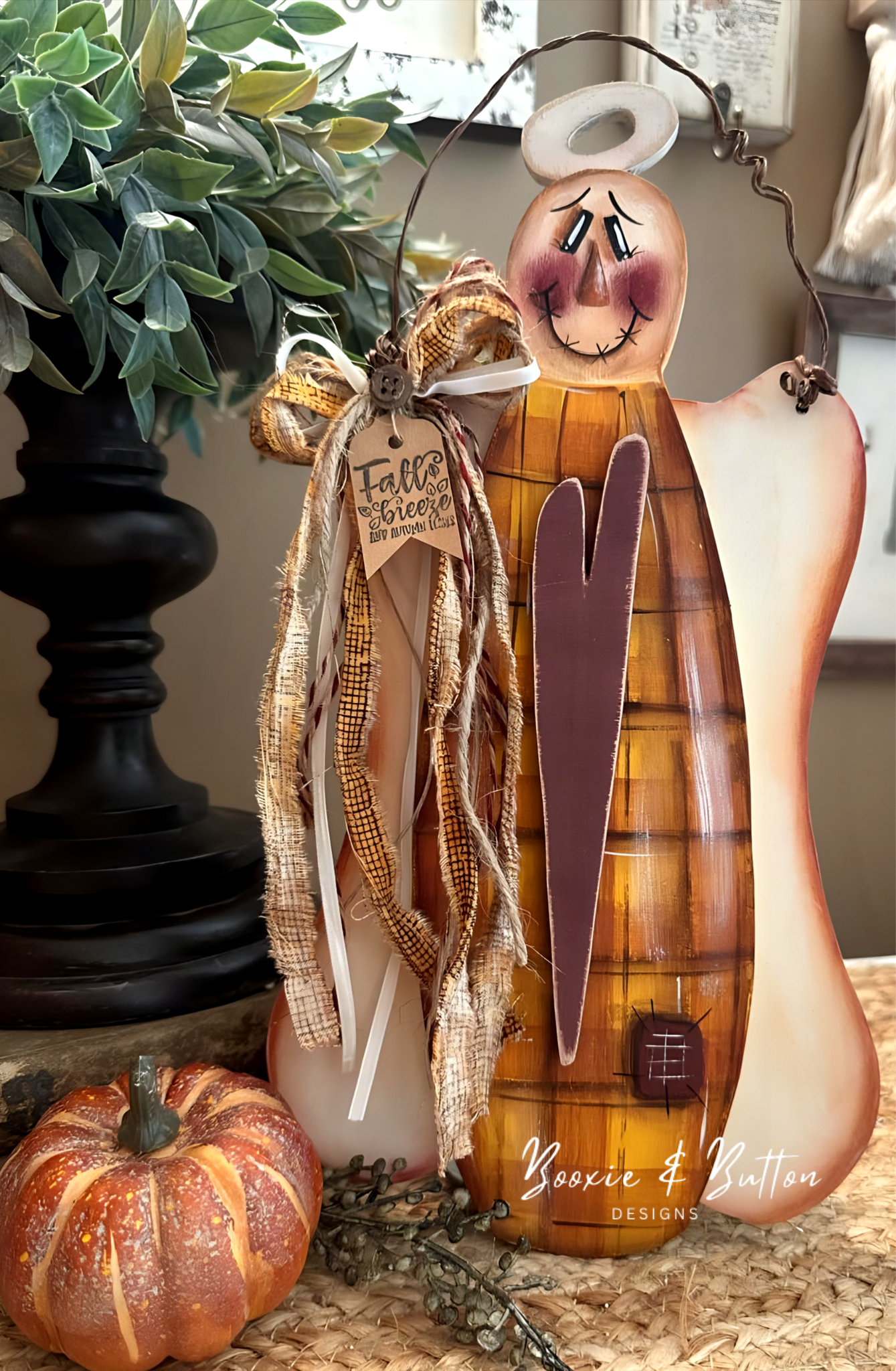Hanging holiday angel