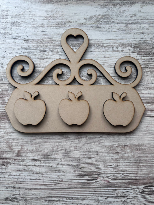 Decorative wall hanger with apples