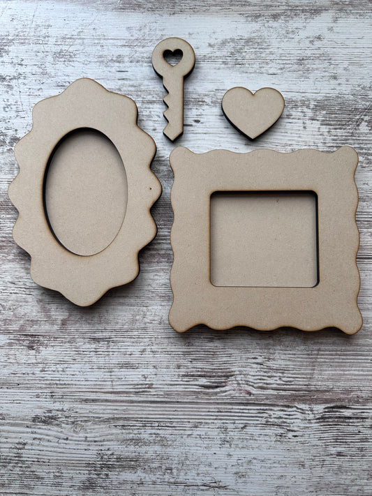 Scalloped decorative frame set