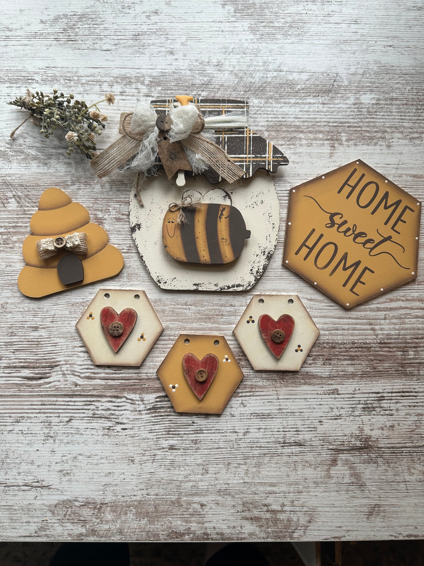 Bee tier tray kit