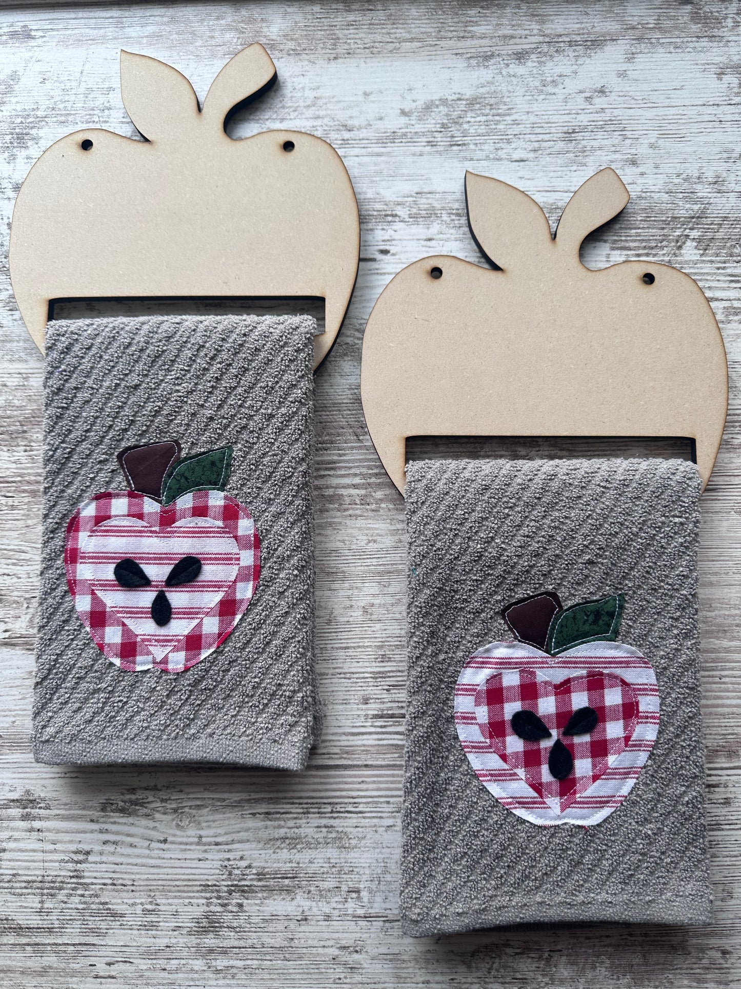 Apple towel holder set