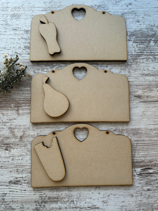 Hanging country trio set with fruits