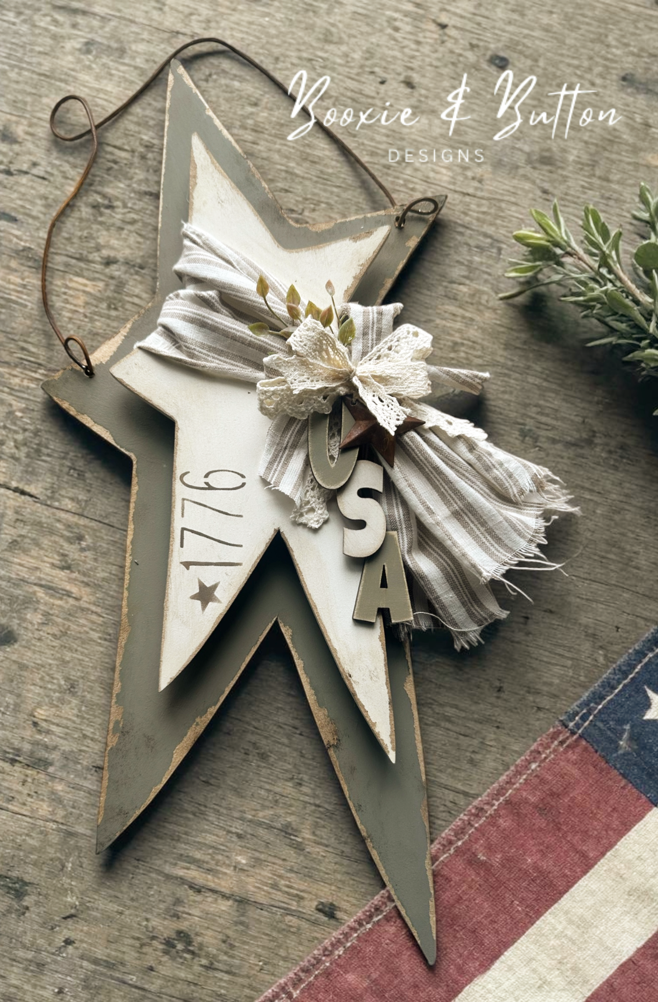 Hanging primitive Star USA