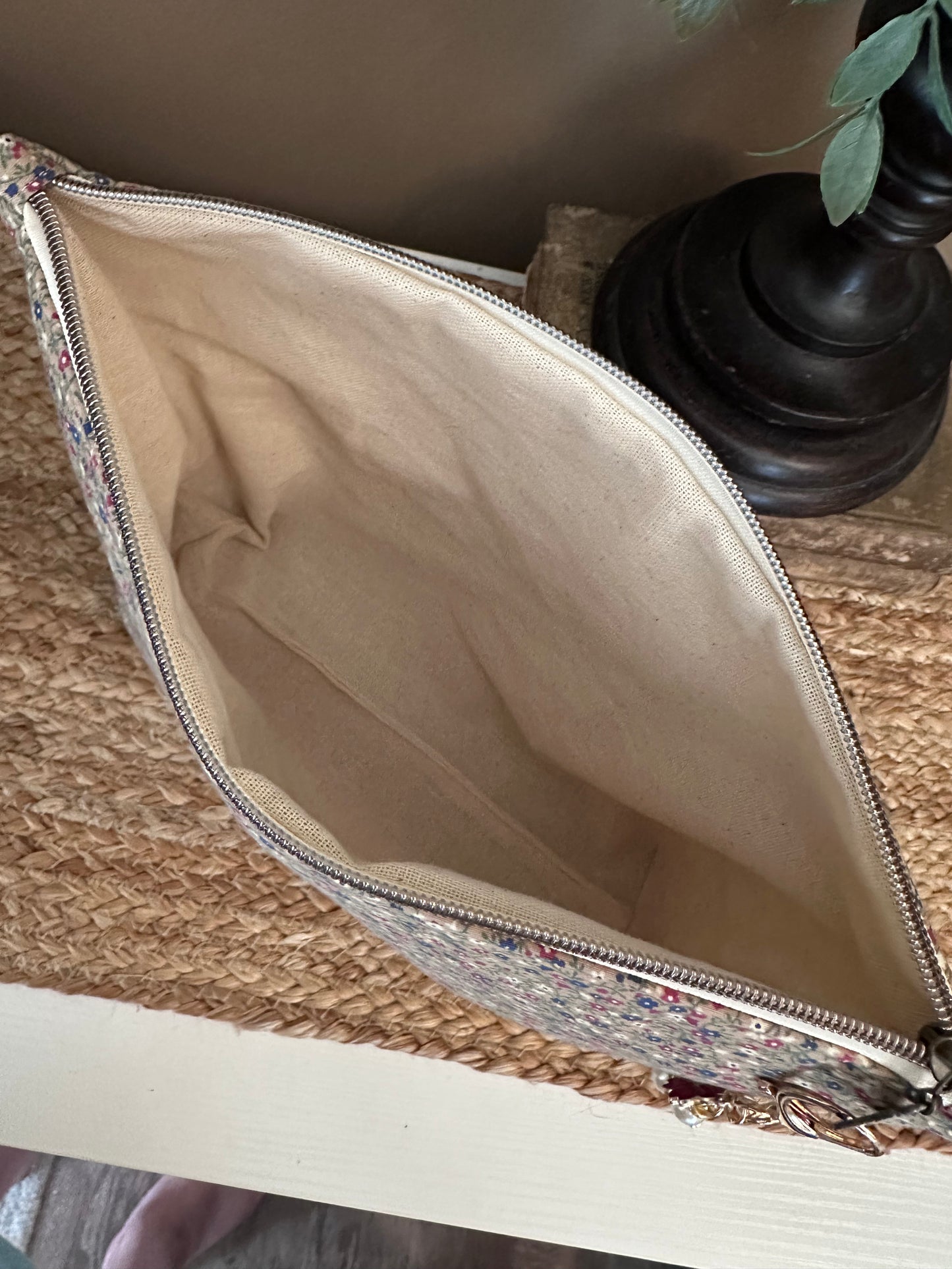 Mini floral essential pouch